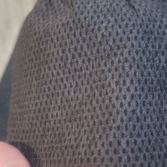 LIKE NEW Girls grey cropped Iviva leggings - Picture 5 of 6